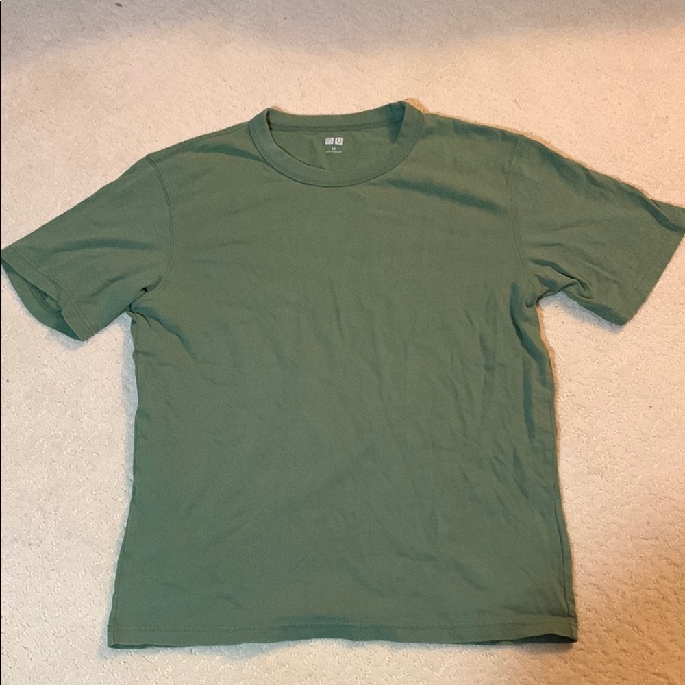 Uniqlo Men's Green T-Shirt